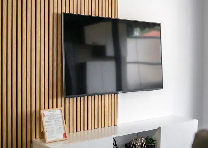 Le Virgil -piscine - Parking Prive - Calme Wifi * マントン