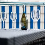 Le Virgil -piscine - Parking Prive - Calme Wifi Menton