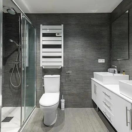 Le Virgil - Piscine - Parking Prive - Calme Wifi * Menton