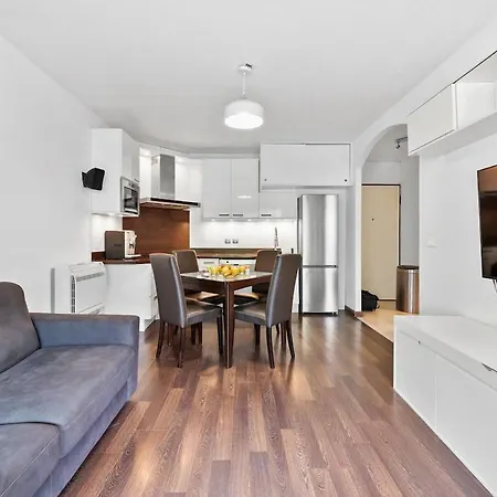 Apartment Le Virgil -piscine - Parking Prive - Calme Wifi Menton