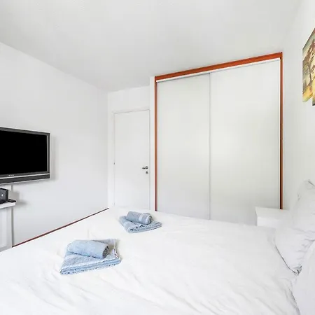 Apartment Le Virgil -piscine - Parking Prive - Calme Wifi Menton